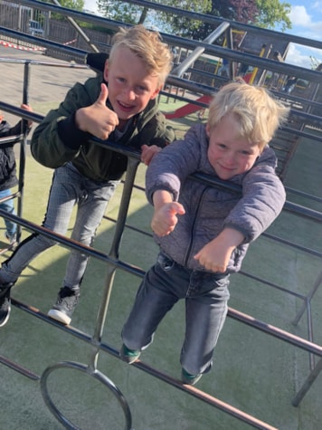 5DD2FAC1-35FC-44DB-8A80-CC8C974F3B2C